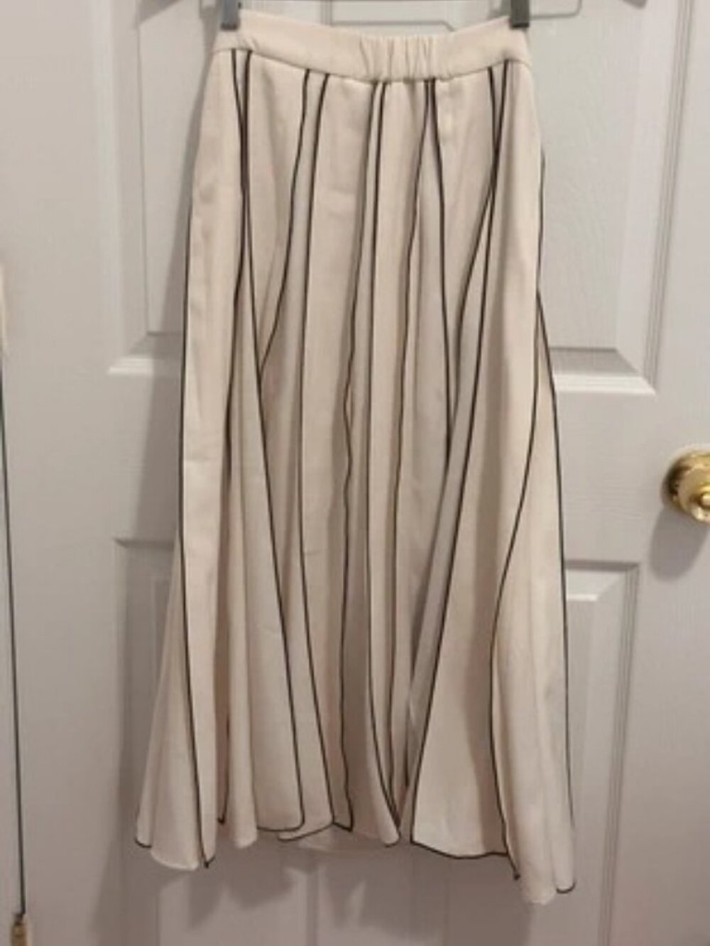 Ivory Pleated Midi Skirt with Black Piping